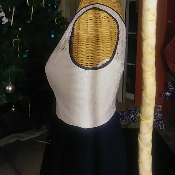 Dress - Picture 2 of 4